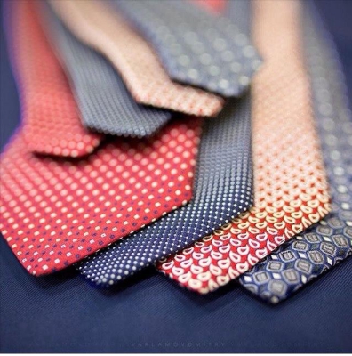 Большой выбор галстуков в салоне Richard Hampton! 